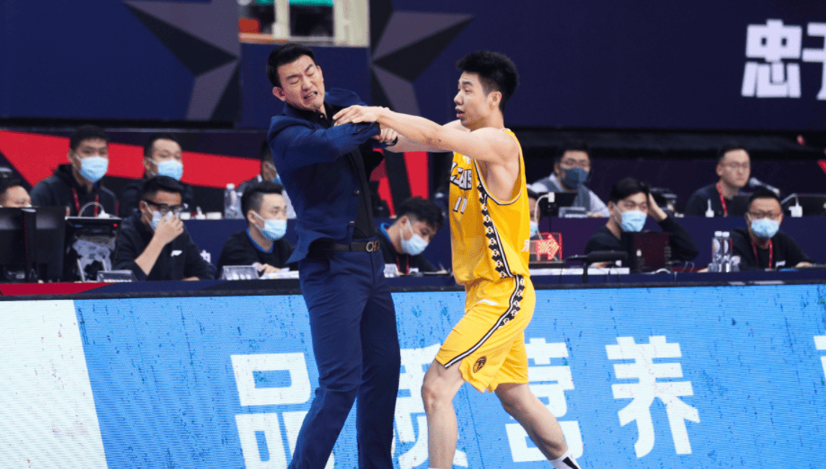 开云-TheShy遭遇十二持续失利，掘金教练压力巨大！上演精彩一战(巅峰期的theshy究竟有多强)